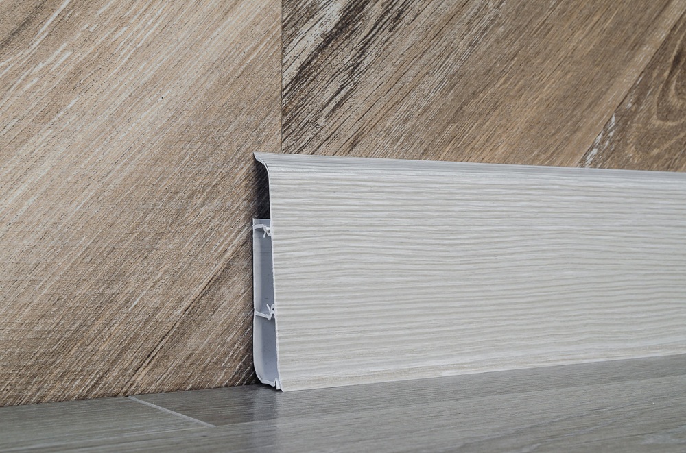 Плинтус Deconika 70мм №255 Ясень бьянко